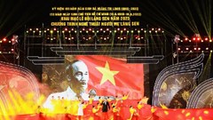 Xúc động chương trình nghệ thuật “Người Mẹ Làng Sen”