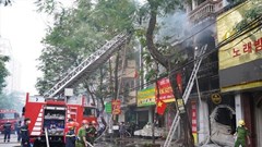Khẩn trương điều tra nguyên nhân vụ cháy phòng trà phố Văn Cao, Hải Phòng