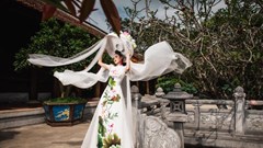 Bộ sưu tập áo dài “Sen- Kính dâng Người”