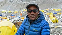 Người đàn ông lập kỷ lục thế giới 27 lần leo lên đỉnh Everest