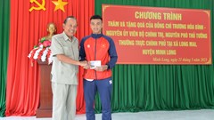 Nguyên Phó Thủ tướng Thường trực Chính phủ Trương Hòa Bình thăm hỏi, động viên VĐV wushu Đinh Văn Bí