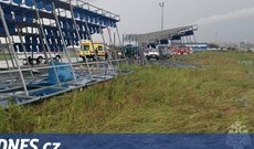 Nga: Sập khán đài sân bóng đá, ít nhất 26 người thương vong