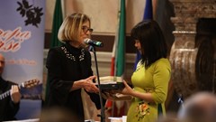 Giải thưởng đặc biệt cho việc quảng bá thơ văn Việt Nam ra quốc tế