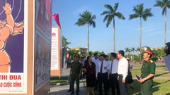 Triển lãm tranh cổ động tuyên truyền kỷ niệm 75 năm Bác Hồ ra Lời kêu gọi Thi đua ái quốc