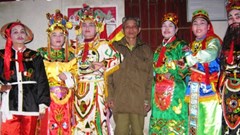 Tuồng làng Kẻ Gám “truyền nối” báu vật