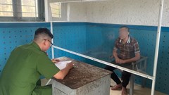 Tạm giam quản lý đội xe sử dụng tem kiểm định giả