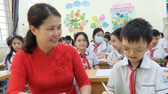 Nghị lực của cậu học trò nghe giảng “bằng xương”