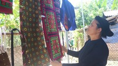 Độc đáo kỹ thuật dệt thổ cẩm mặt trái của người Tày Cao Bằng