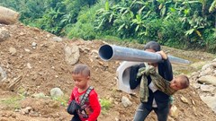 Cùng “cõng” nhà vệ sinh về làng