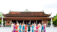 Ấn tượng bộ sưu tập Áo dài tôn vinh văn hóa Việt - Nhật