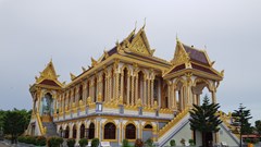 Lớp học trong chùa và những người thầy “đặc biệt”