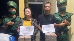 Bắt giữ hai đối tượng vận chuyển 34 gói heroin