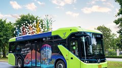 Vingroup tổ chức hàng trăm chuyến VinBus miễn phí tới Mega Grand World Hà Nội