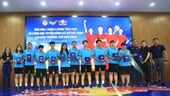 Vừa trở về từ châu Âu, đội tuyển bóng đá nữ được trao thưởng hơn 1 tỉ đồng