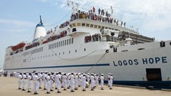 Thư viện nổi mang thông điệp nhân văn đi khắp thế giới