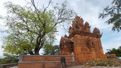 Khám phá tháp cổ Pô Rome, nơi lưu giữ bảo vật quốc gia