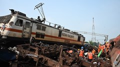 Ấn Độ: Công bố nguyên nhân vụ tai nạn đường sắt khiến 288 người chết