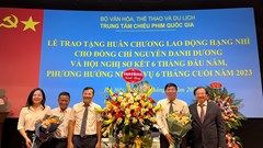 Trao tặng Huân chương Lao động hạng Nhì cho nguyên Giám đốc Trung tâm Chiếu phim quốc gia