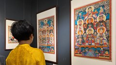 Đối thoại với tranh dân gian Hàng Trống