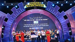 Ấm áp Chương trình nghệ thuật “Nối vòng tay lớn – Chia sẻ yêu thương”