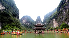 Đưa quần thể Danh thắng Tràng An trở thành khu du lịch hấp dẫn của Việt Nam và quốc tế