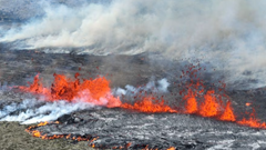 Núi lửa phun trào gần thủ đô của Iceland