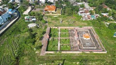 “Sống treo” trong vùng bảo vệ di tích Huế