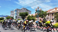 Tay đua Nguyễn Thị Thi đoạt áo Vàng sau 5 chặng Giải xe đạp nữ toàn quốc