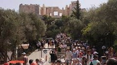 Đóng cửa thành cổ Acropolis vì nắng nóng