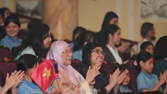 Phu nhân Thủ tướng Việt Nam và Malaysia thưởng thức múa rối nước