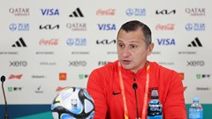 HLV tuyển Mỹ dành lời khen cho hàng thủ tuyển nữ Việt Nam