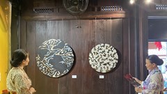 “Vũ trụ” Hội An trong tranh sơn mài của nữ họa sĩ Nhật Bản