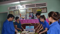 Ấm lòng “bữa cơm tri ân”