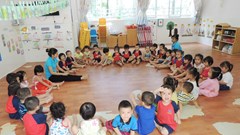 Cả nước còn thiếu trên 51.300 giáo viên mầm non, trường lớp chưa đáp ứng yêu cầu