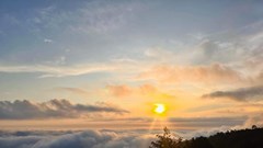 Lên “nóc nhà” miền Tây để “cưỡi gió, săn mây”