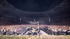 BlackPink và câu chuyện tính phí bản quyền: Đừng vì lợi ích trước mắt!