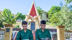 Sách “best seller” đến với chiến sĩ