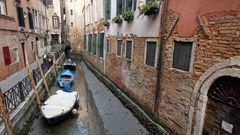 Hồi chuông cho những di sản