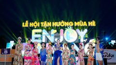 Ấn tượng bộ sưu tập “Nắng biển” tại “Lễ hội tận hưởng mùa hè 2023”