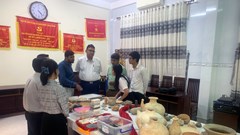 Chuyên gia Ấn Độ khảo sát tại Khu Di tích quốc gia đặc biệt Óc Eo - Ba Thê, An Giang