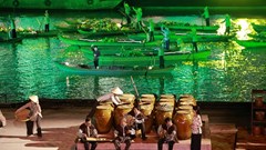 Lời chào hào sảng của thành phố bên dòng sông