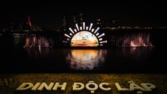 Tổng đạo diễn Lê Hải Yến kể chuyện hậu trường show diễn “Dòng sông kể chuyện”