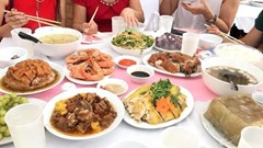 Nhiều người bị đau bụng, tiêu chảy sau khi ăn tiệc cưới