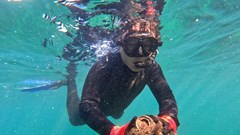 Lặn ngắm san hô trái phép ở bán đảo Sơn Trà: Khó xử lý?