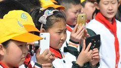Trung Quốc sẽ giới hạn trẻ sử dụng điện thoại