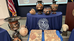 Italia: 266 cổ vật bị đánh cắp được hồi hương