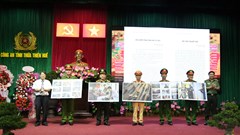 135 tác phẩm từ trại sáng tác “Công an Thừa Thiên Huế- Vì bình yên cuộc sống”