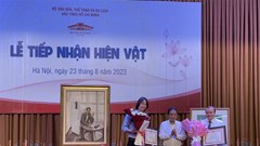 Bảo tàng Hồ Chí Minh tiếp nhận ba tác phẩm tranh của họa sĩ Văn Giáo về Bác Hồ