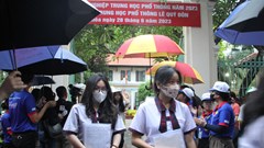 Miễn thi tốt nghiệp và xét tuyển đầu vào bằng Ielts có công bằng?