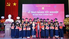 ĐH Mỹ thuật Công nghiệp trao bằng tốt nghiệp chính quy cho 315 sinh viên